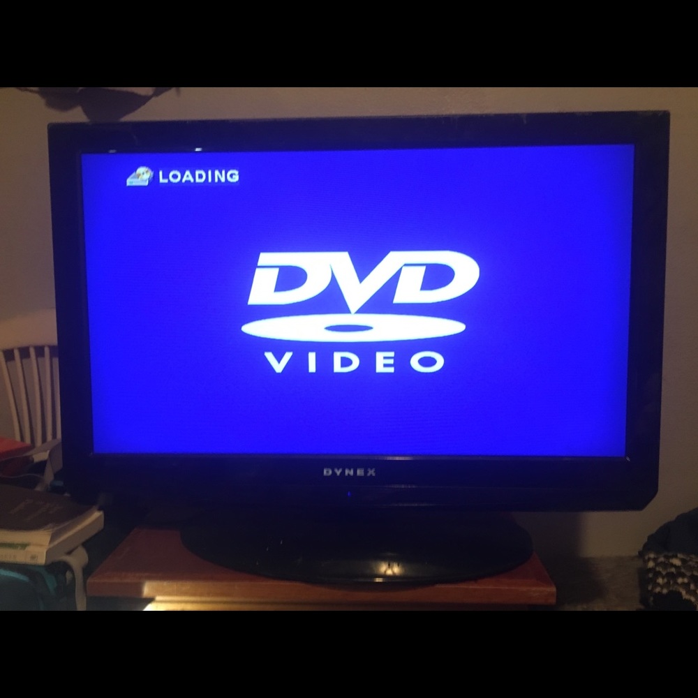 "30" inch Dynex flatscreen TV w/ DVD player